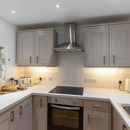 Stylish Two Bedroom - In Town Centre * St Ives