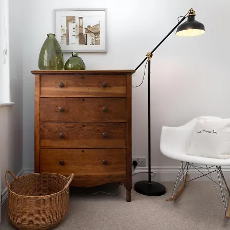 Apartment Stylish Two Bedroom - In Town Centre St Ives