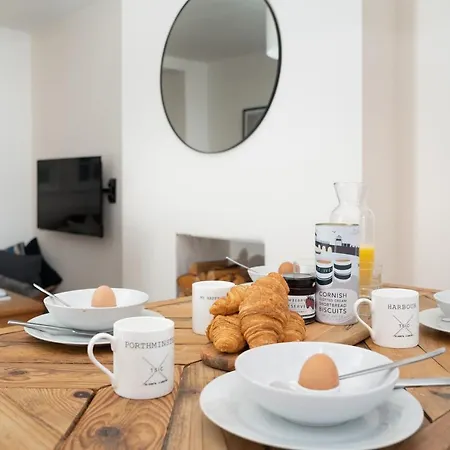 Apartment Stylish Two Bedroom - In Town Centre St Ives
